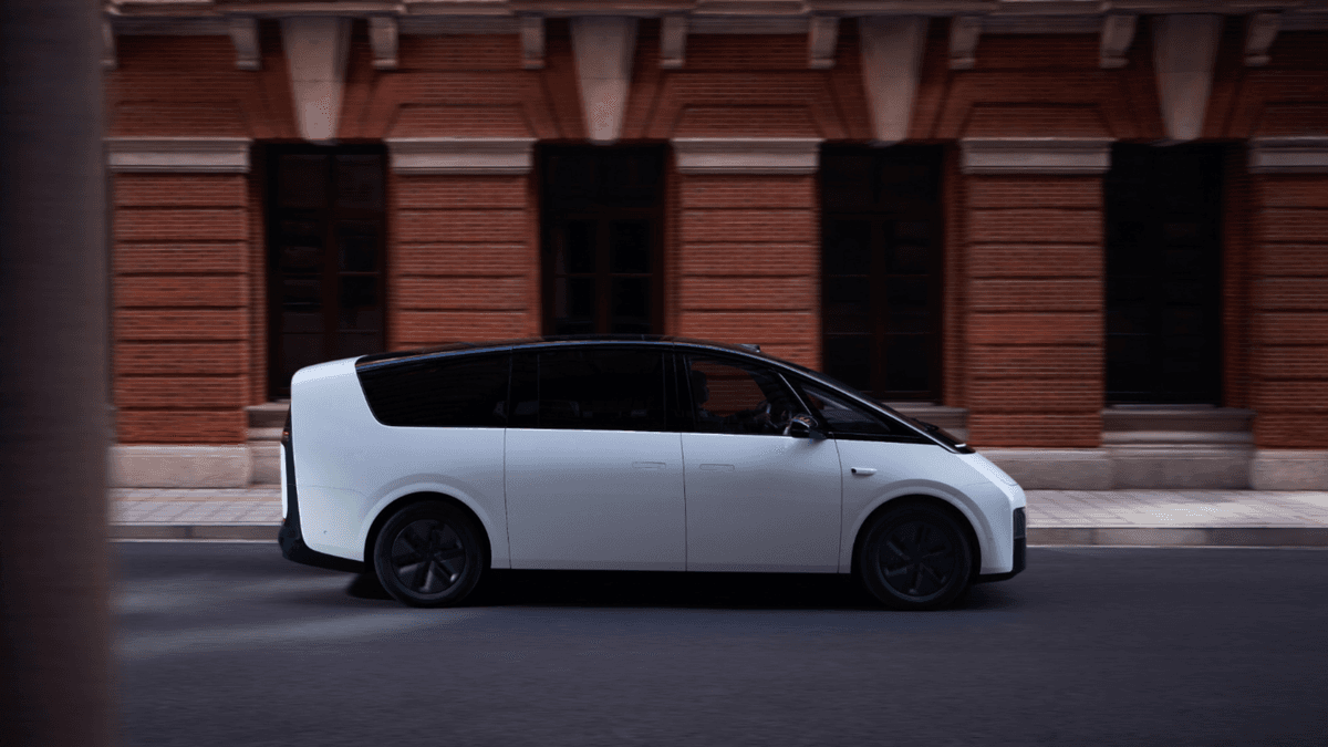 Kebakaran Mendadak Li Auto Mega di Shanghai Picu Kekhawatiran Keamanan Baterai