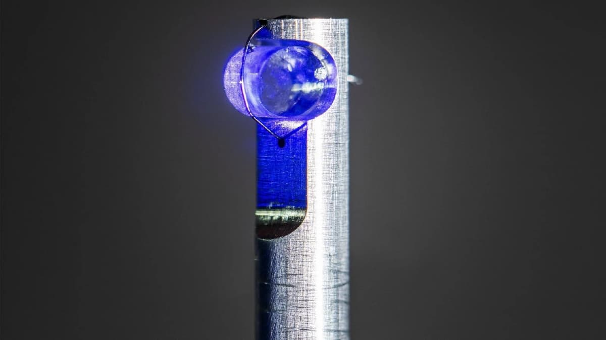 Jam Nuklir Thorium Terobosan Baru untuk Uji Konstanta Struktur Halus Alam Semesta