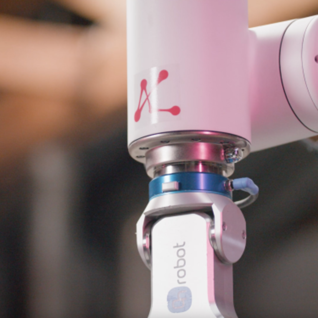 Mbodi Percepat Pelatihan Robot dengan AI Hybrid Cloud-to-Edge