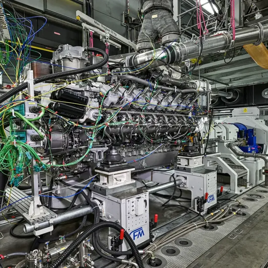 Rolls-Royce Uji Mesin Kapal Pertama Berbahan Bakar Metanol Hijau