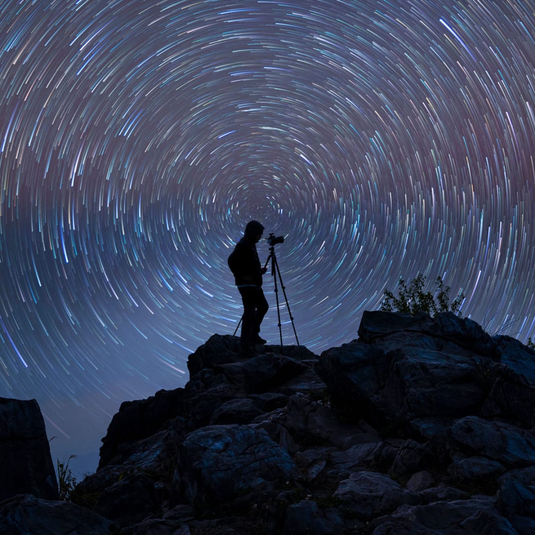 Panduan Lengkap Memilih Lensa Terbaik untuk Astrofotografi dan Fotografi Bulan