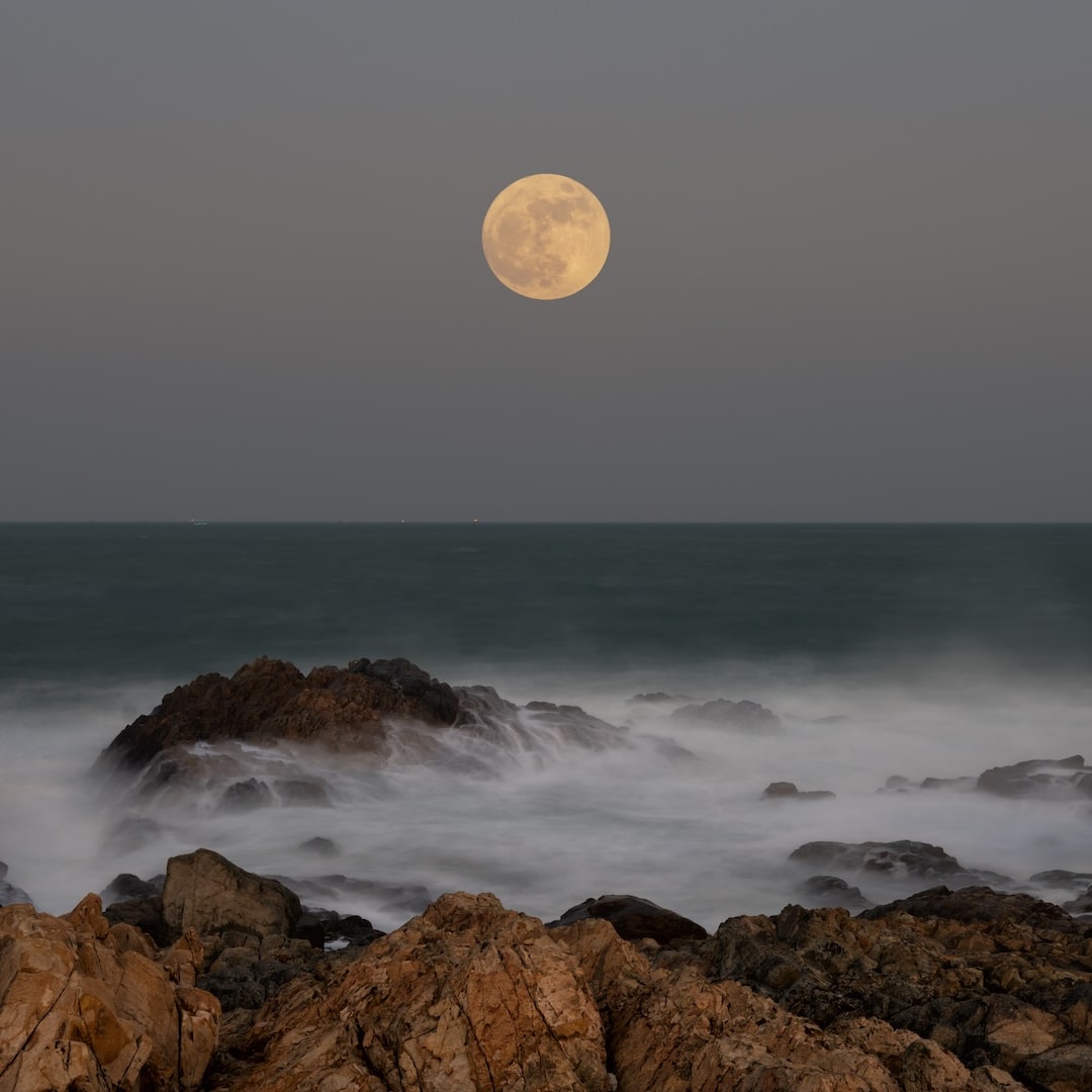 Beaver Moon Terbesar 2025: Supermoon Paling Cerah Novembers Mendatang