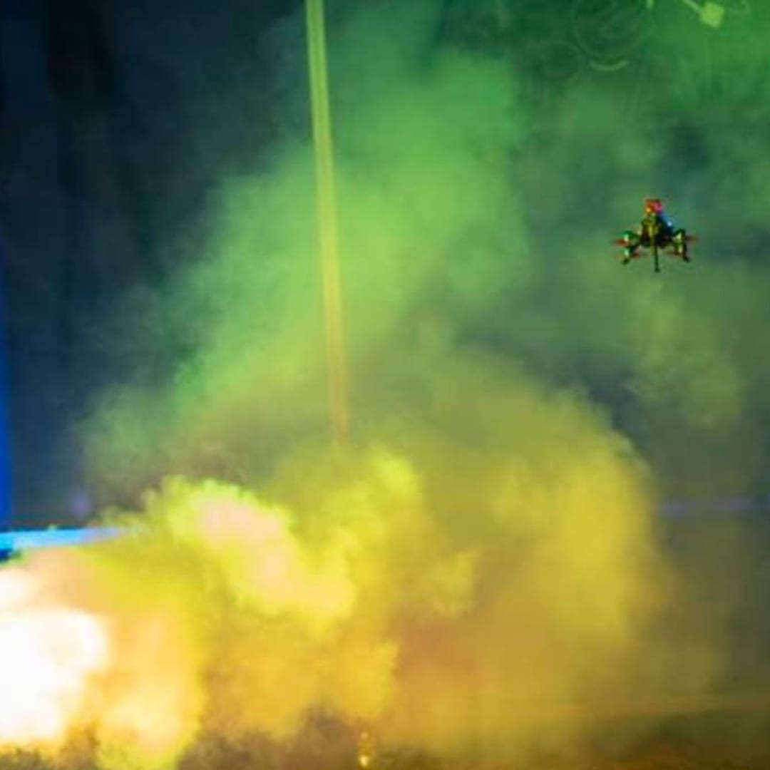 Drone Kecil dengan Navigasi Suara untuk Misi di Lingkungan Berbahaya