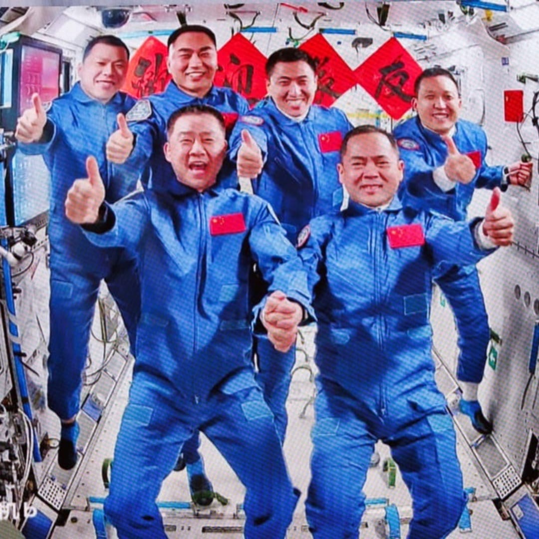 Penundaan Kepulangan Shenzhou-20 Karena Risiko Serpihan Antariksa