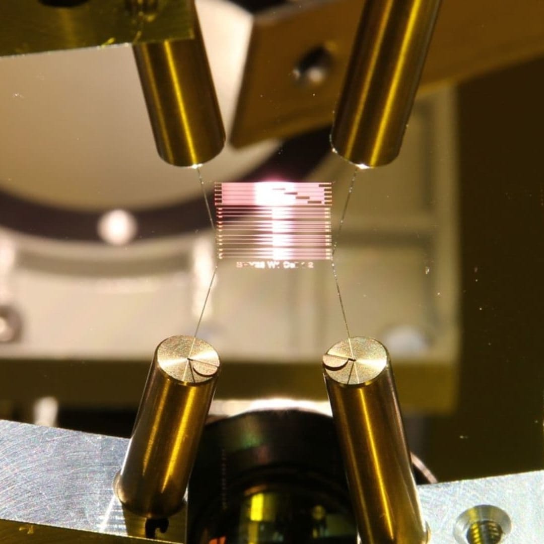 SmaraQ: Terobosan Jerman Integrasi Fotoni UV untuk Komputer Kuantum Ion-Trap