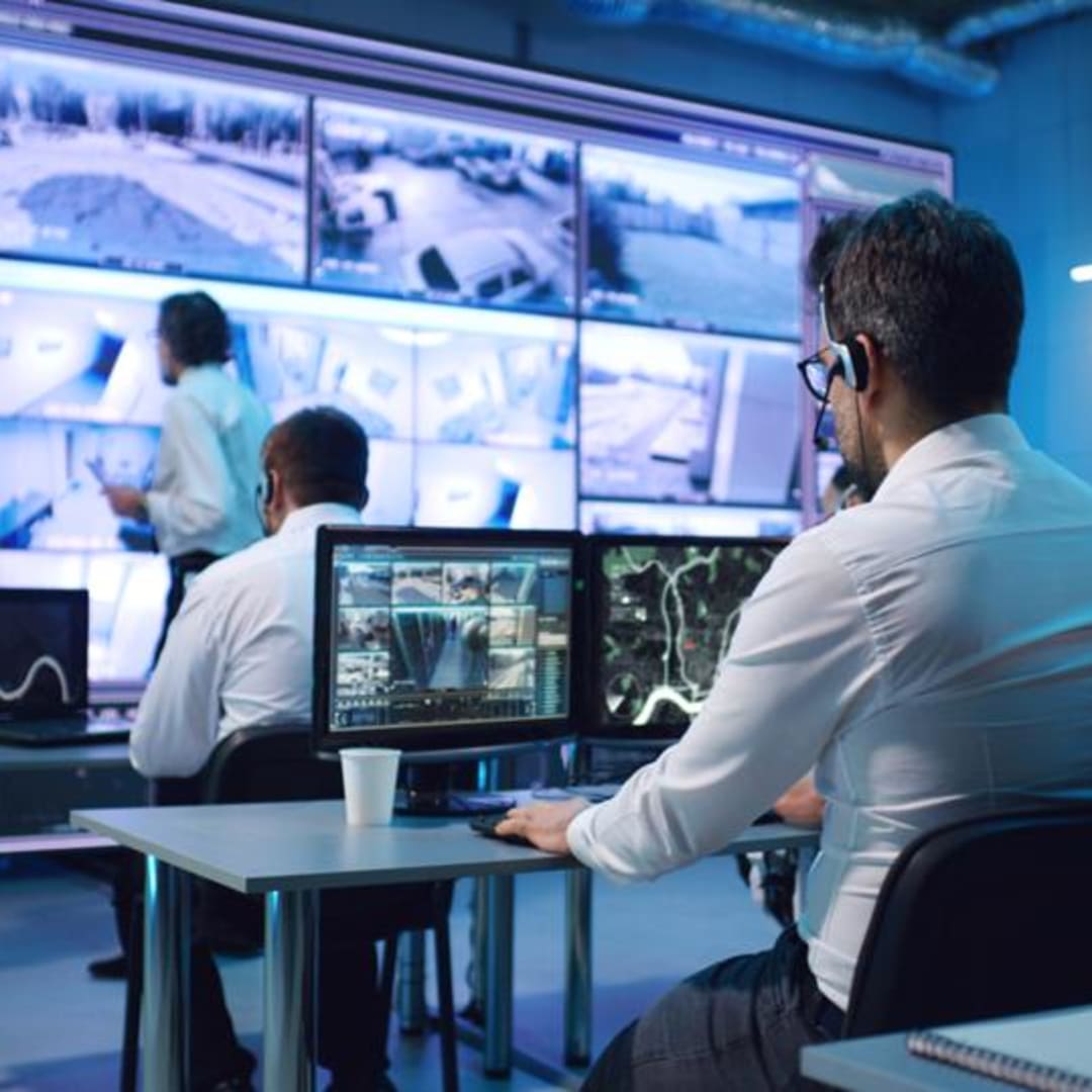 Apakah AI Benar-Benar Mempercepat dan Menghemat Waktu Pusat Keamanan Siber?