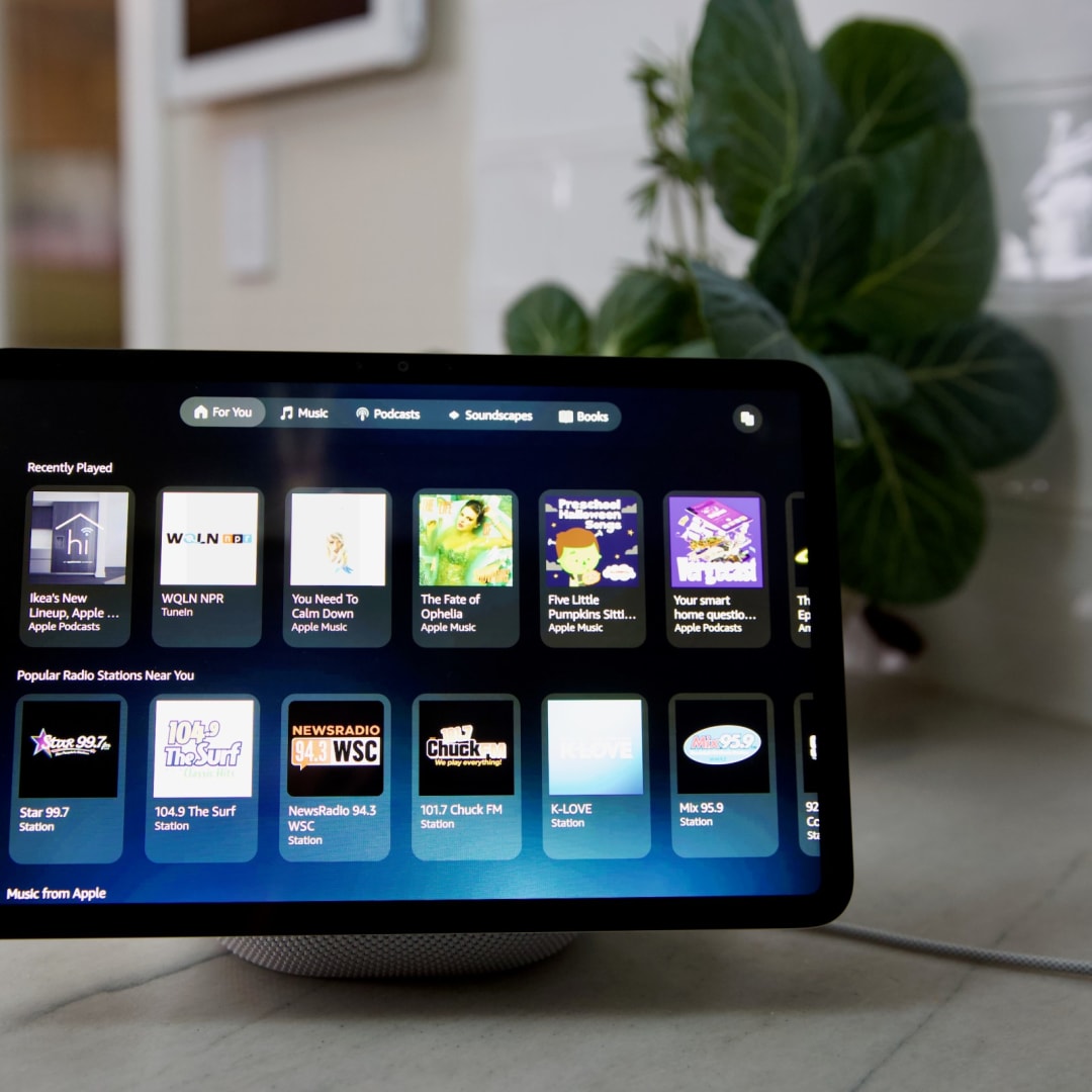 Echo Show Terbaru dari Amazon dengan Alexa Plus: Kuat Tapi Iklan Ganggu