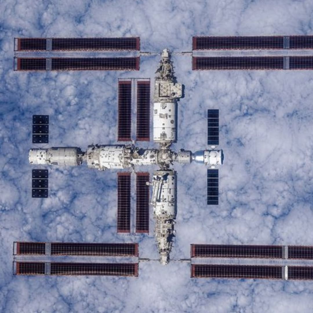 China Siap Selamatkan Tiga Astronot Terjebak di Tiangong karena Sampah Antariksa