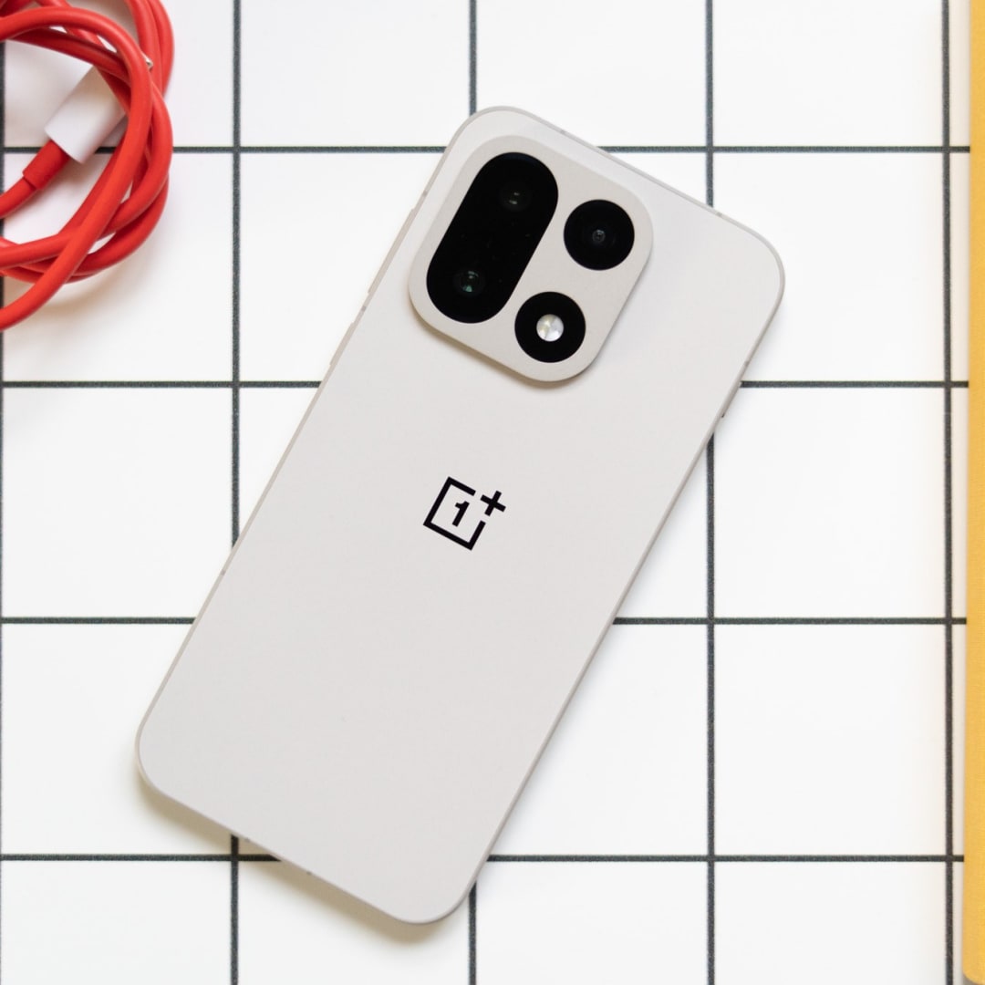 OnePlus 15: Ponsel dengan Baterai Super Tahan Lama untuk Pengguna Aktif