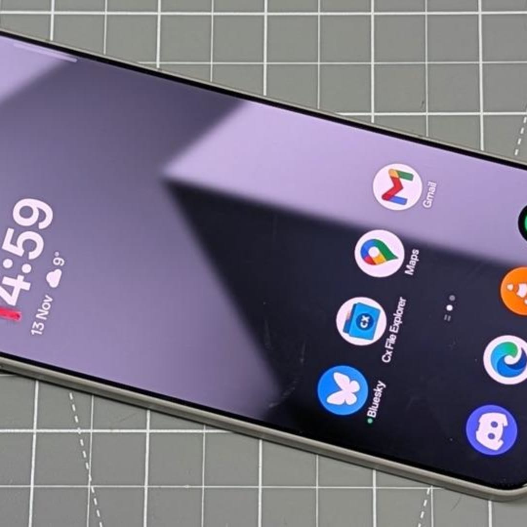 OnePlus 15 Rilis dengan Inovasi Teknologi dan Baterai Super Tahan Lama