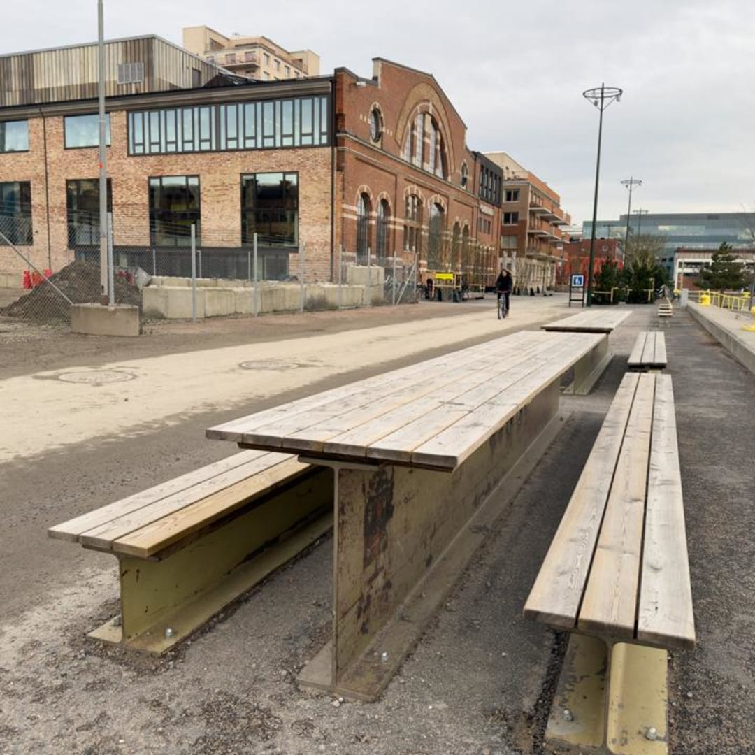 Menghidupkan Kembali Distrik Varvsstaden dengan Bangunan Daur Ulang Oatly di Malmö