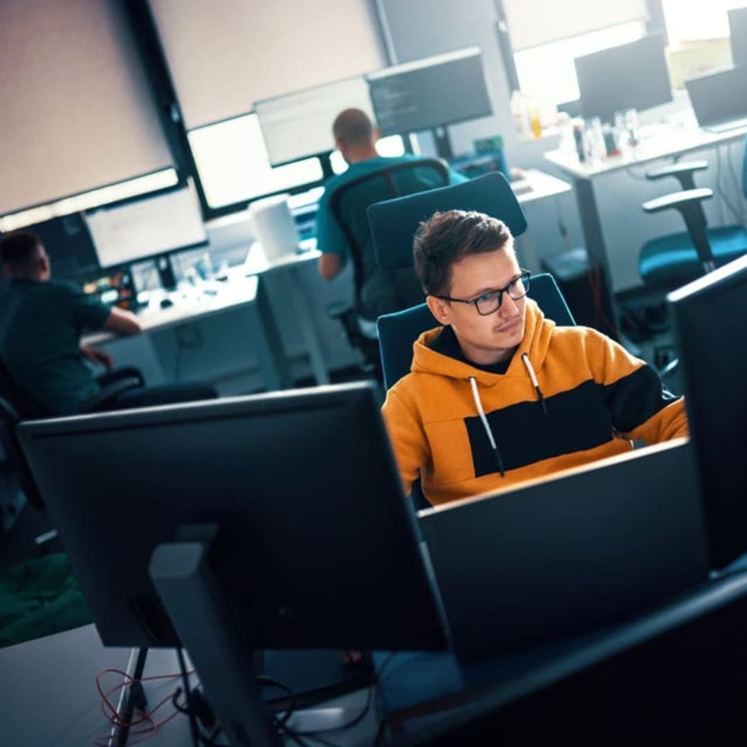 Bagaimana AI Mengubah Peran Insinyur Junior Menjadi Lebih Cerdas dan Kontekstual