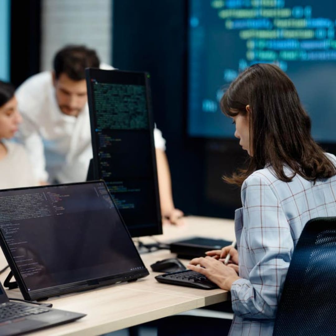 Mengintegrasikan AI dalam Keamanan Siber: Strategi dan Tantangan Masa Kini