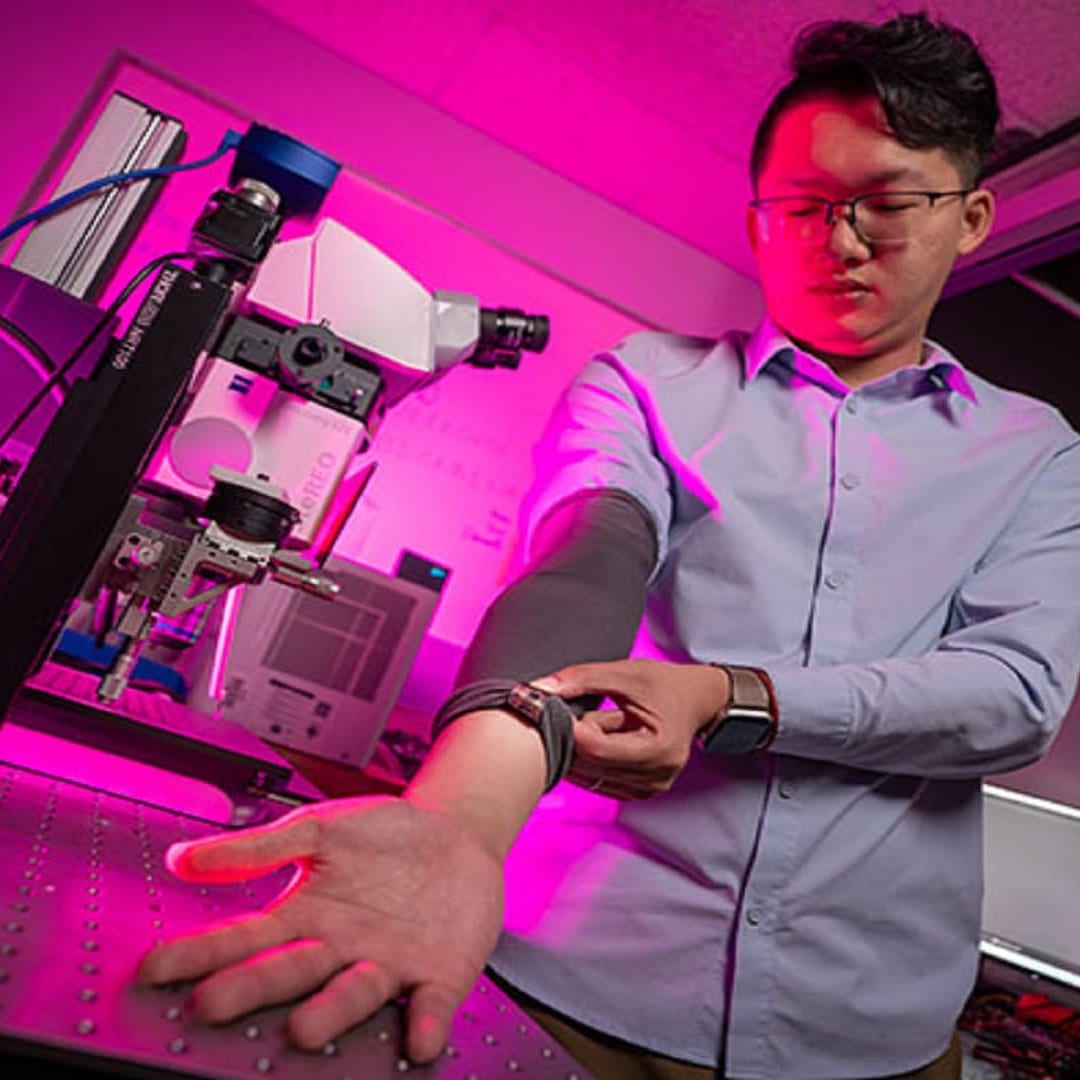 Teknologi Wearable Baru Bisa Baca Gesture Akurat Meski Bergerak Keras