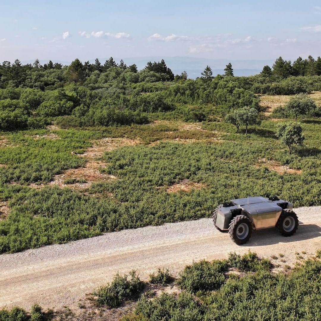 Robot Listrik Thor Siap Atasi Kekurangan Tenaga Kerja dan Keamanan Lahan