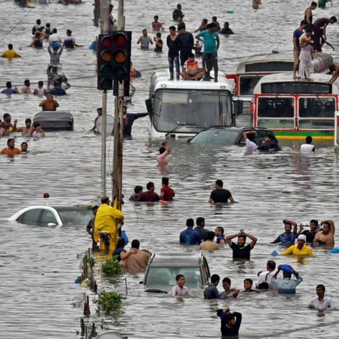 Dampak Banjir Monsoon di Mumbai: Ancaman Nyata bagi Anak dan Perempuan di Kumuh
