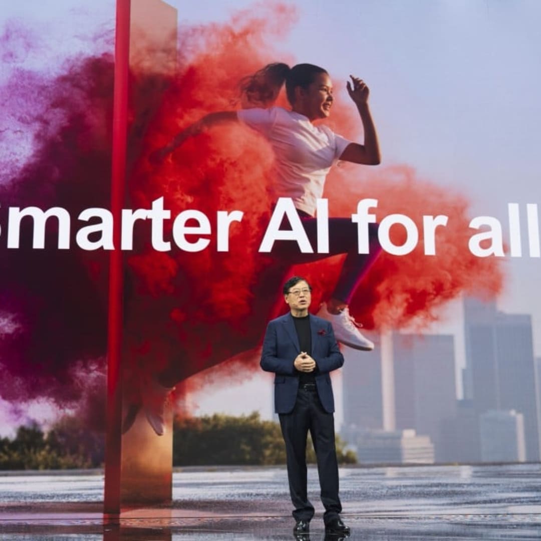 Lenovo Catat Penjualan Rekor dan Siap Luncurkan Agen AI Pribadi Global