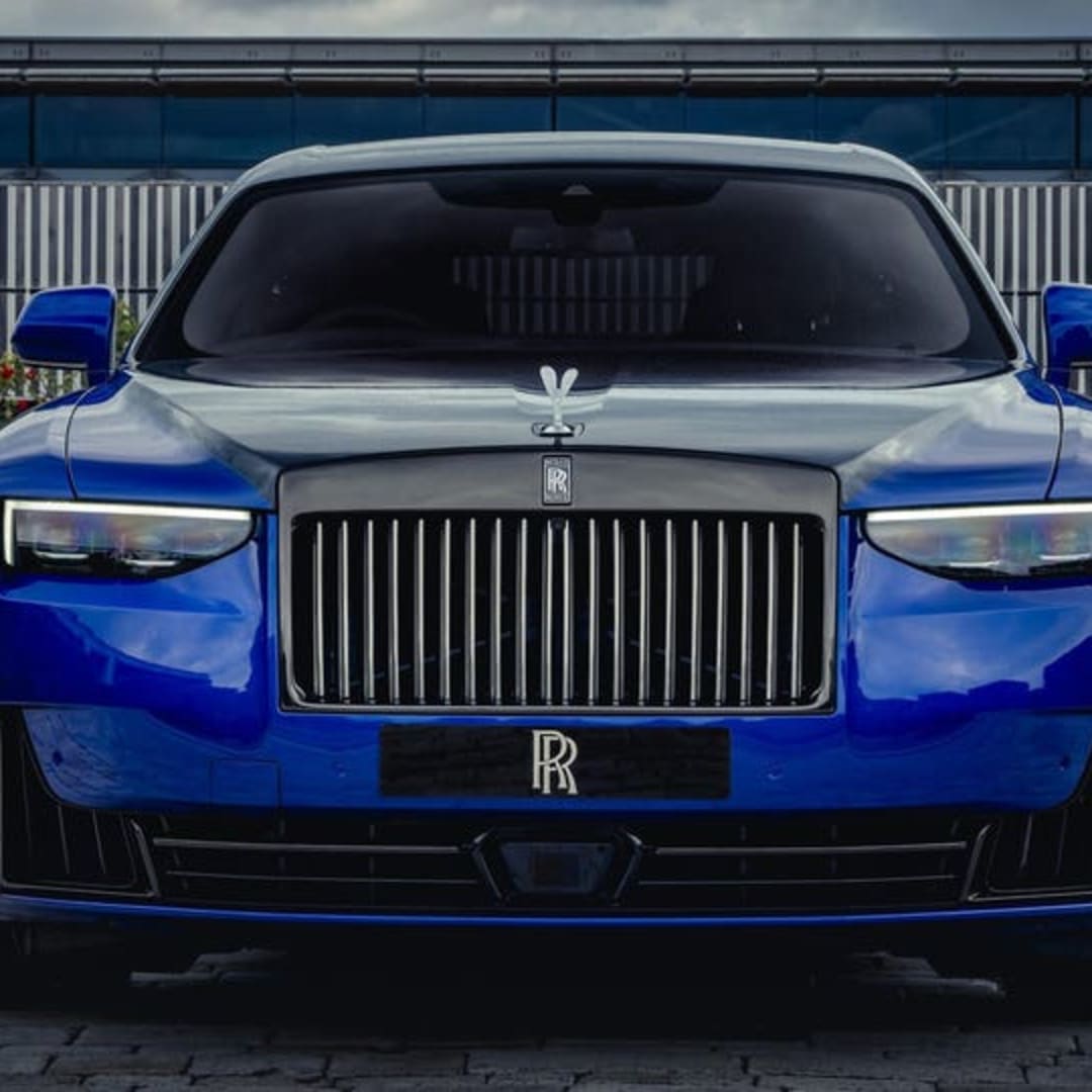 Rolls-Royce Black Badge Ghost Gamer: Mobil Mewah dengan Sentuhan Video Game Klasik