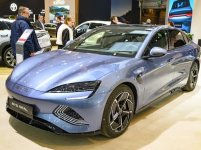 Ekspor Mobil Listrik China ke UE Naik Meski Tarif Meningkat, Risikonya Tahun 2025