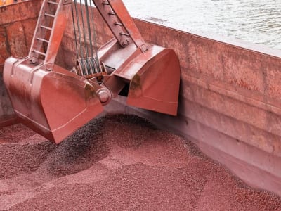 Trump Ancam Tarif 10% Impor China, Harga Logam dan Bijih Besi Turun Tajam