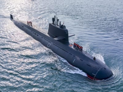 China Pionir Drone Bawah Air Yang Bisa Terbang dan Kembali ke Kapal Selam