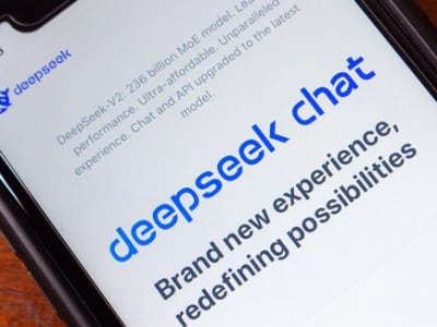 DeepSeek-R1: Model Bahasa AI Terjangkau dan Terbuka dari China Menyaingi OpenAI