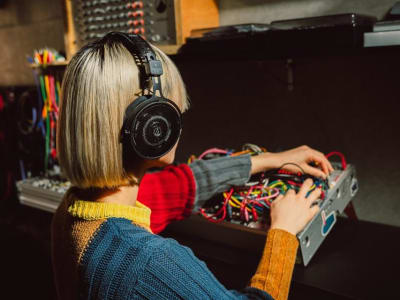 Audio-Technica Rilis Headphone Open-Back Profesional untuk Mixing dan Mastering