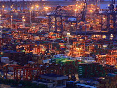 Kemacetan Pelabuhan Yantian Meningkat Jelang Tarif Baru AS dan Liburan Imlek