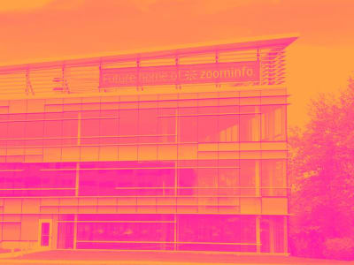 Saham ZoomInfo Menurun, Apakah Waktu Tepat Untuk Membeli atau Berhenti?