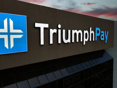 Investasi Besar Triumph Financial Memacu Pertumbuhan Namun Harga Saham Tertekan