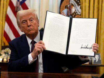 Tarif Trump Picu Volatilitas Dolar AS dan Dampak ke Perusahaan Global