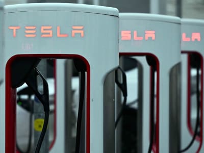 Laporan Keuangan Tesla dan Pengaruh Hubungan Elon Musk dengan Trump Terhadap Masa Depan Perusahaan