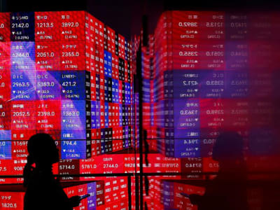 Pasar Global Tertekan Peluncuran AI China dan Kebijakan Tarif Trump