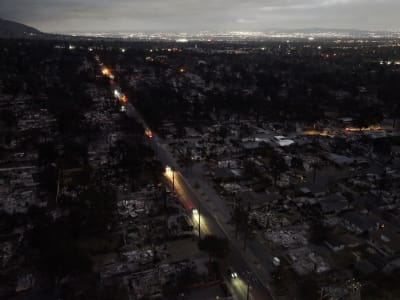 Hujan Pertama di Los Angeles Bantu Padamkan Api namun Picu Risiko Longsor