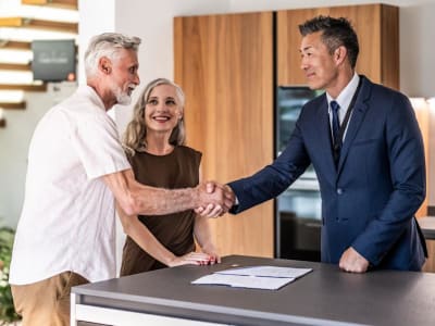 Panduan Lengkap Biaya dan Pilihan Agen Properti di Inggris untuk Penjual