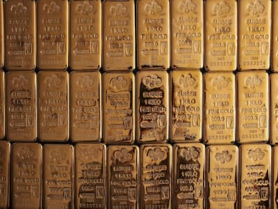 Harga Emas Stabil Meski Ancaman Tarif Trump Guncang Pasar Saham Global