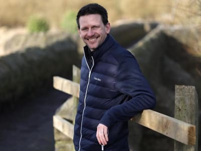 Cara Cerdas James McNeil Siapkan Dana Rumah Impian dengan Kolam Renang