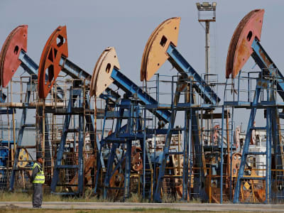 Harga Minyak Naik Setelah Protes di Pelabuhan Libya dan Ketegangan Tarif AS