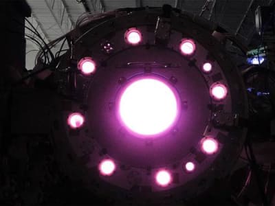 Helion Inovasi Reaktor Fusi: Targetkan Pasok Listrik ke Microsoft 2028