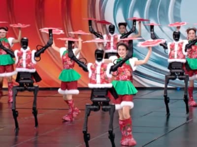 Robot Humanoid Unitree Menari Tarian Tradisional Yangge dengan AI Canggih