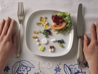 Ketergantungan Suplemen Vitamin dan Dampaknya Bagi Kesehatan dan Lingkungan