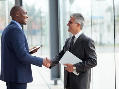 5 Tips Memilih Broker Domain untuk Investasi Nama Domain Premium di 2025