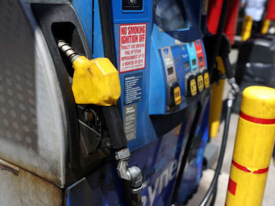 Harga Minyak Naik Karena Ancaman Tarif AS pada Ekspor Kanada dan Meksiko