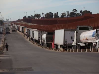 Ancaman Tarif 25% Trump Bisa Guncang Perdagangan AS-Meksiko dan Konsumen