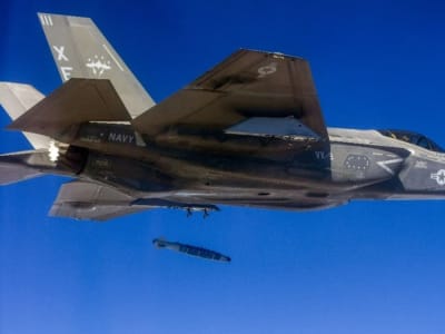 Peluncuran Ganda GBU-54 dari F-35: Lompatan Besar Serangan Udara Presisi
