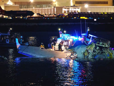 Kecelakaan Tabrakan Udara di Washington Picu Sorotan Kekurangan Pengatur dan Pilot