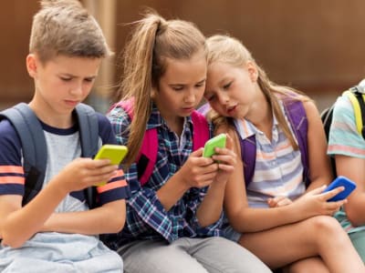 Batasi Waktu Layar Anak Hingga 3 Jam per Minggu dengan Digital Minimalism