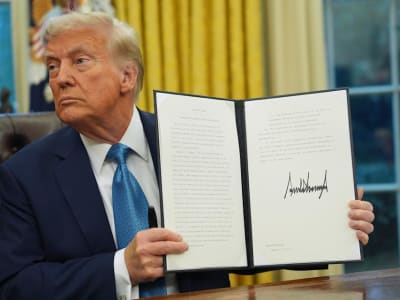 Tarif Baru Trump Guncang Pasar Saham Serta Tantangan Ekonomi 2025