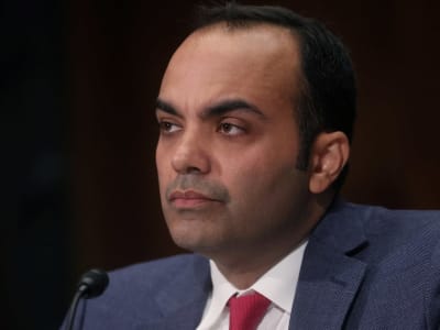 Rohit Chopra Dipecat, Perlindungan Konsumen di U.S. Terancam Lemah