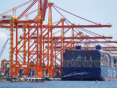 Pasar Asia Terpuruk karena Tarif Trump Picu Perang Dagang Global